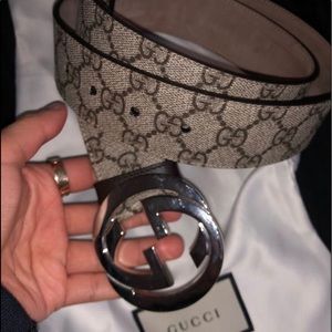 Barely worn Men’s Gucci belt